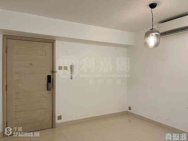Tai Koo Shing - Tai Koo Shing 01