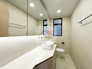 Mid Levels Central - Clovelly Court 06