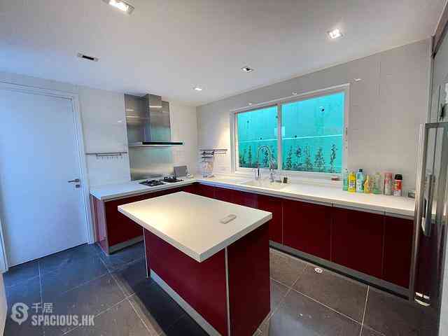Clear Water Bay - Rainbow Villas 04
