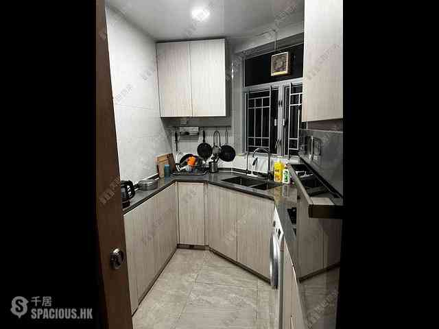 Tung Chung - Coastal Skyline Phase 1 Block 3 03