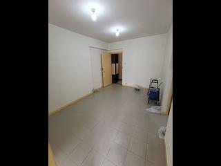 Kennedy Town - Luen Hong Apartments 02