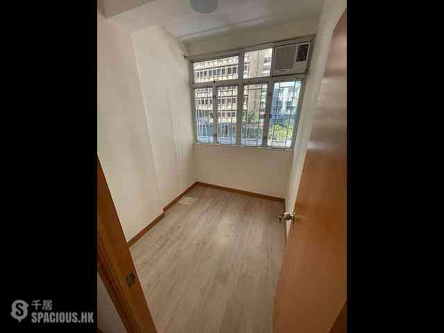 Sheung Wan - 24, Queen's Road West 03