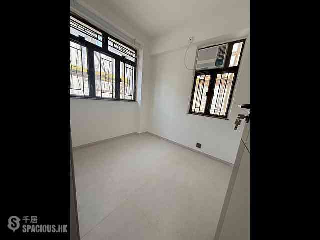 Sai Ying Pun - Wing Lee Building 01