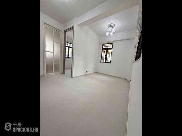 Sai Ying Pun - Wing Lee Building 02