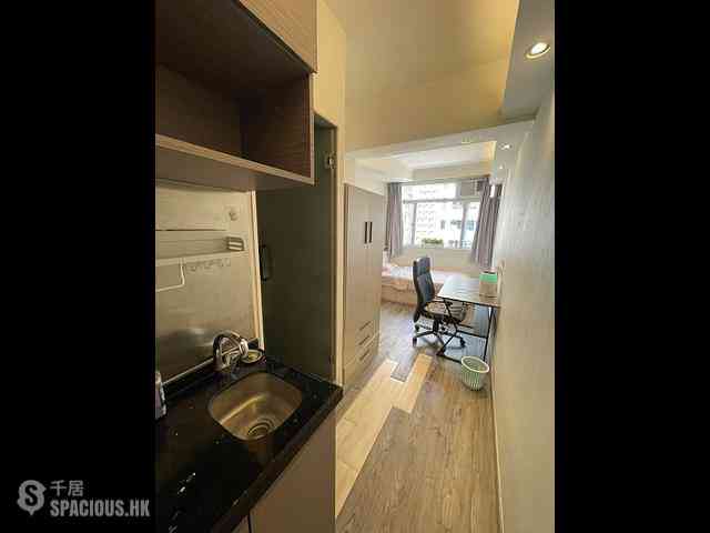 Wan Chai - 159-165, Hennessy Road 01
