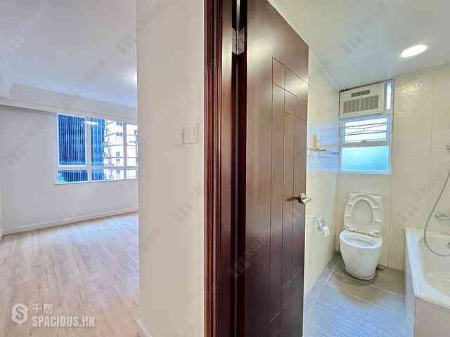 Wan Chai - Phoenix Court Block 5 11