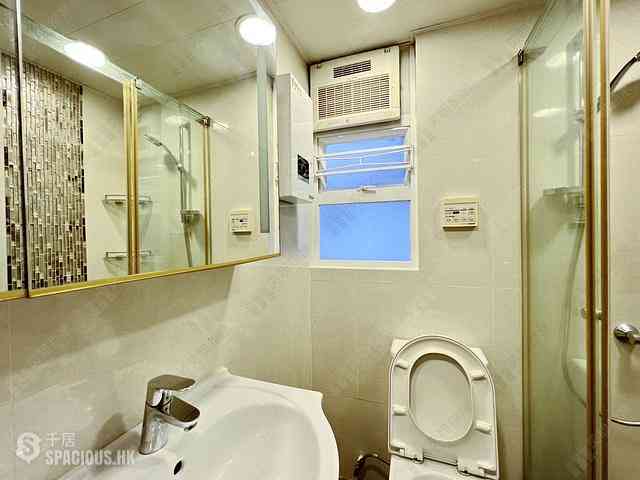 Wan Chai - Phoenix Court Block 5 12