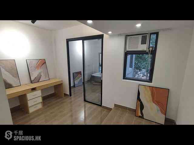 Sai Ying Pun - 21, Sai Yuen Lane 01