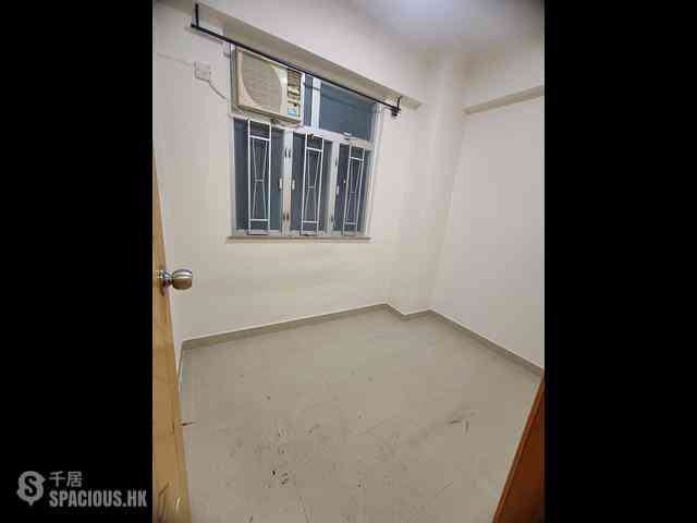 Shek Tong Tsui - Sang Cheong Building 05
