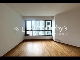 Mid Levels West - 80 Robinson Road 02