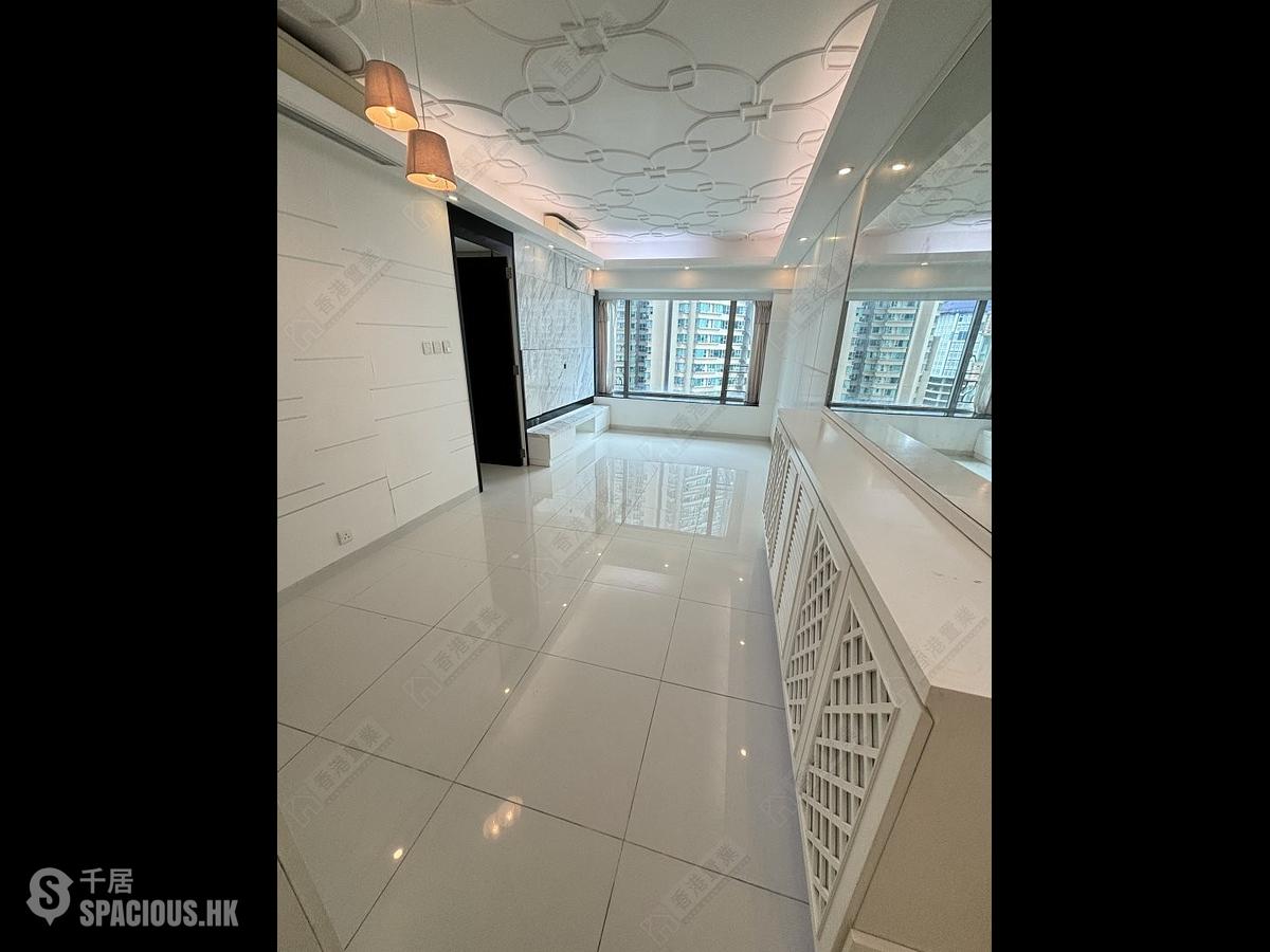 West Kowloon - Sorrento Phase 1 Block 3 01