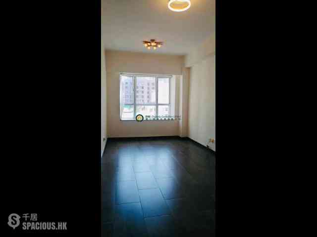Sai Ying Pun - Yuk Ming Towers 01