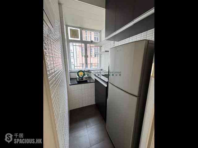 Sai Ying Pun - Kam Kwan Building 03