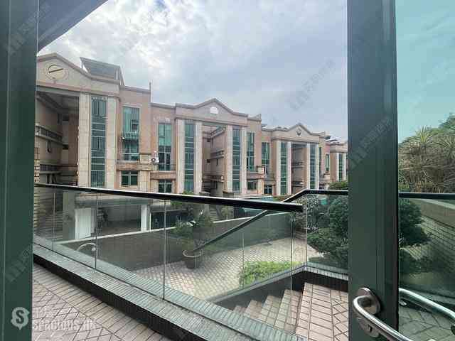 Tai Po Kau - Chateau Royale 01