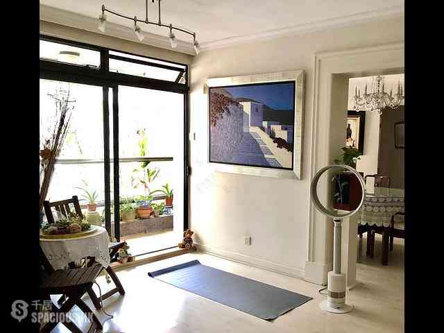 Soho - Albron Court 01