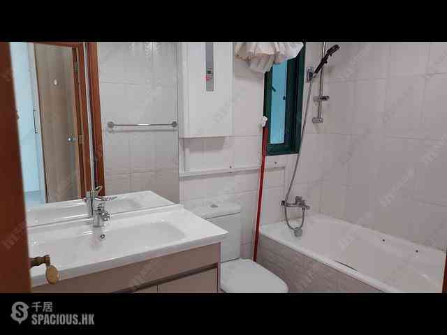 Kennedy Town - University Heights Block 2 07