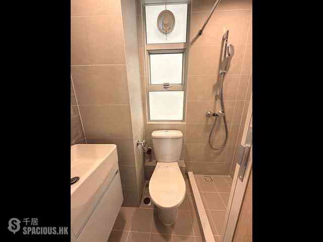 Wan Chai - Causeway Centre Block B 02