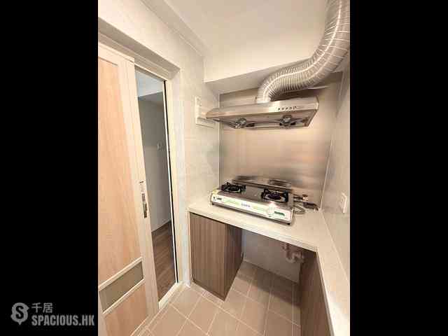 Wan Chai - Causeway Centre Block B 03