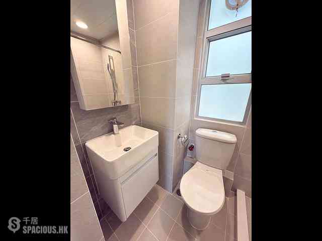 Wan Chai - Causeway Centre Block B 04