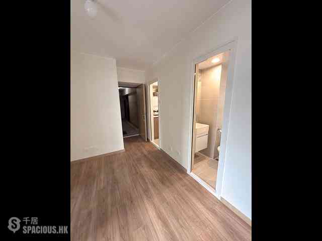 Wan Chai - Causeway Centre Block B 06