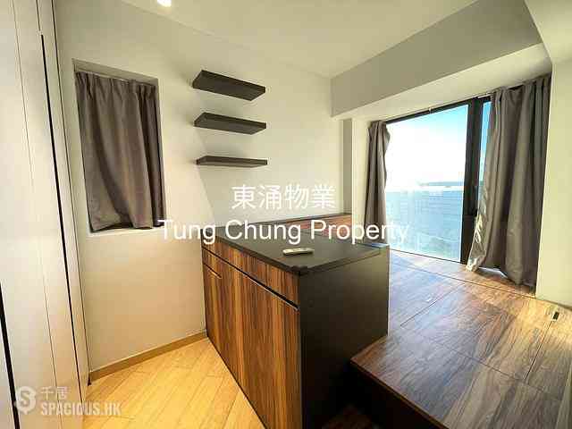 Tung Chung - The Visionary Tower 10 04