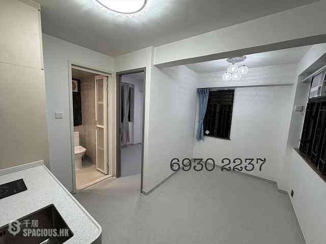 Sai Ying Pun - Wing Lee Building 01