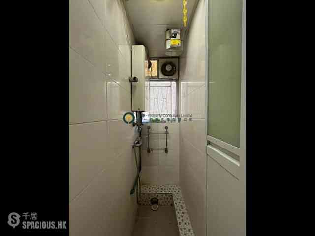 Sai Ying Pun - Fook Moon Building 05
