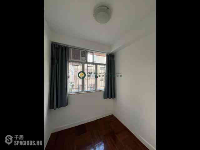 Sai Ying Pun - Fook Moon Building 06
