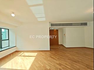 Mid Levels West - 80 Robinson Road 03