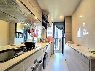 Tung Chung - The Visionary Tower 2 09