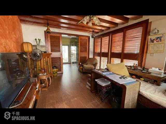 Pok Fu Lam - Baguio Villa Block 18 03