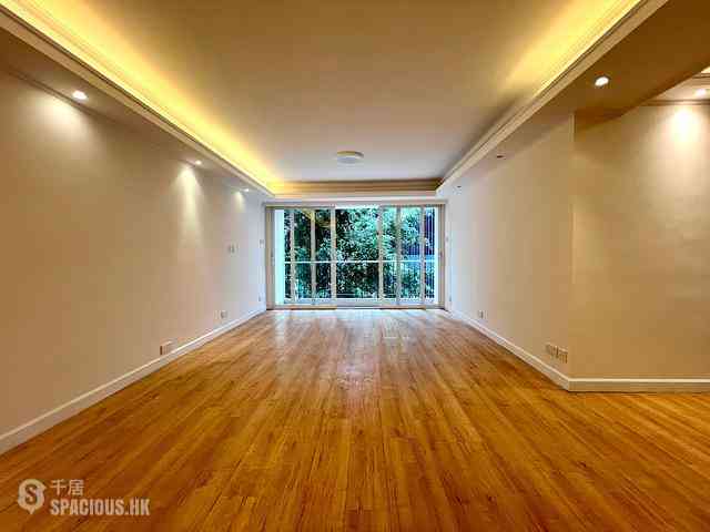 Wan Chai - Phoenix Court Block 5 01