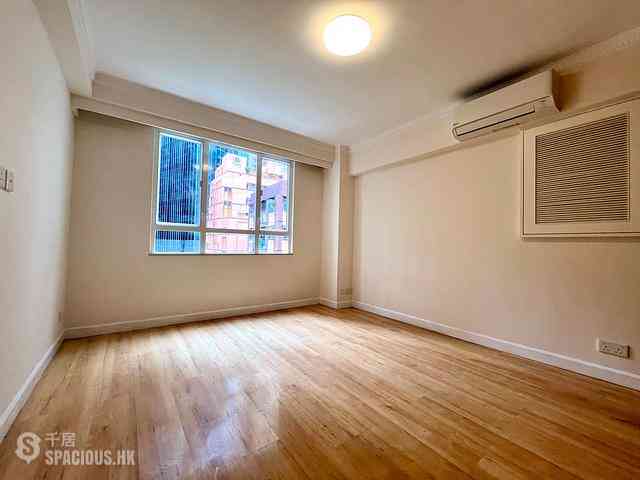 Wan Chai - Phoenix Court Block 5 05