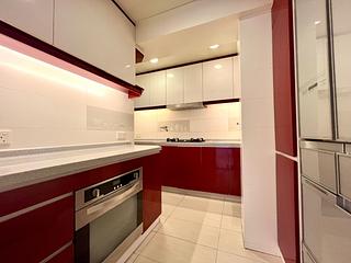 Wan Chai - Phoenix Court Block 5 07