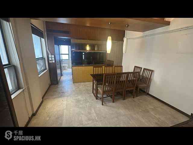 Tsim Sha Tsui - Champagne Court 02