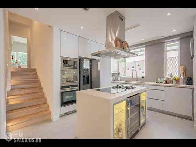 Discovery Bay - Seahorse Lane 01