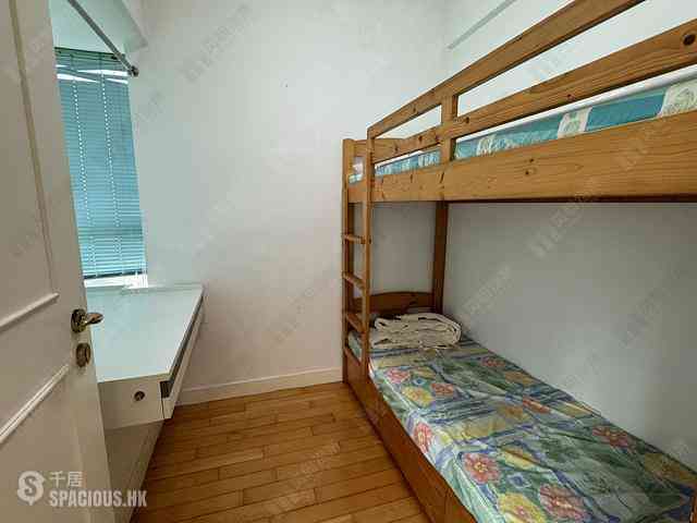 Sheung Wan - Queen's Terrace Block 2 05