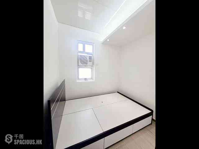 Quarry Bay - Lai Wah Mansion 03
