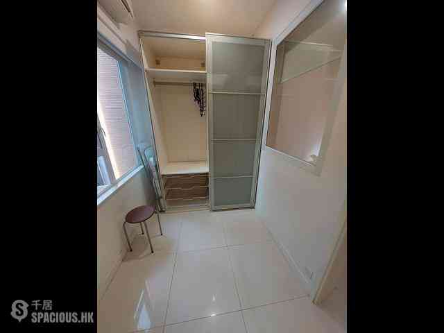 Wan Chai - Man Shek Building 02
