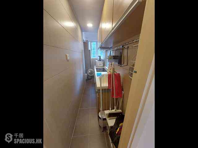 Wan Chai - Man Shek Building 11