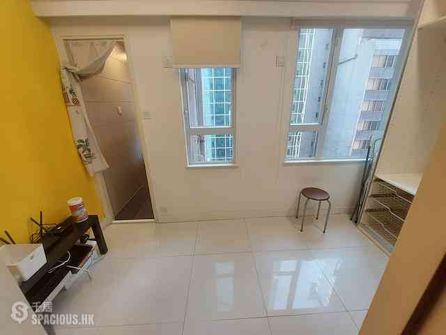 Wan Chai - Man Shek Building 18