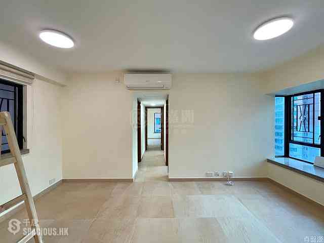 Tseung Kwan O - The Metro City Phase 3 The Metropolis 06
