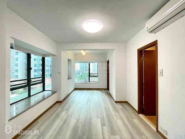 Tseung Kwan O - The Metro City Phase 2 03