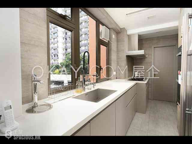 Mid Levels Central - Chenyu Court 06