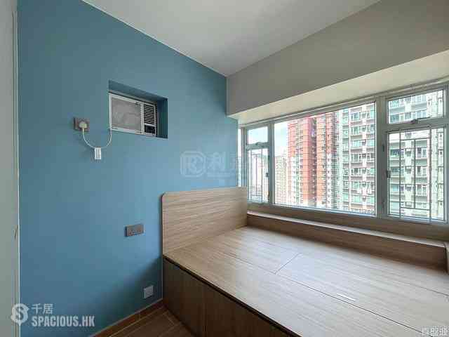 Tseung Kwan O - The Metro City Phase 1 05