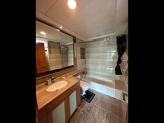 Hung Hom - Royal Peninsula 13