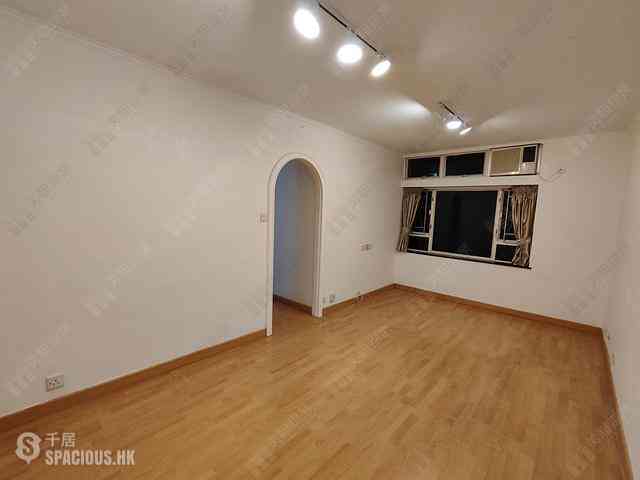 Tsuen Wan - Waterside Plaza Block 4 03