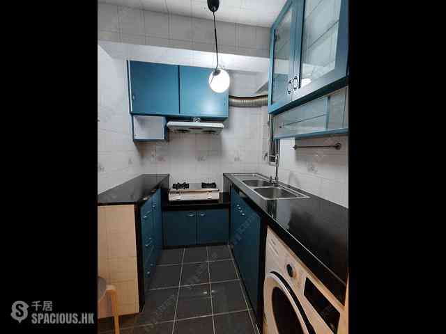 Tsuen Wan - Waterside Plaza Block 4 05
