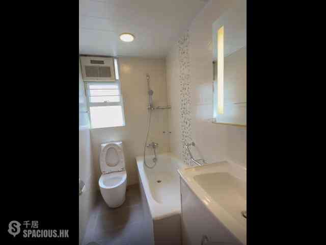 Wan Chai - Phoenix Court Block 5 06