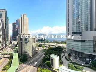 Central - 1 International Finance Centre (One IFC) 04